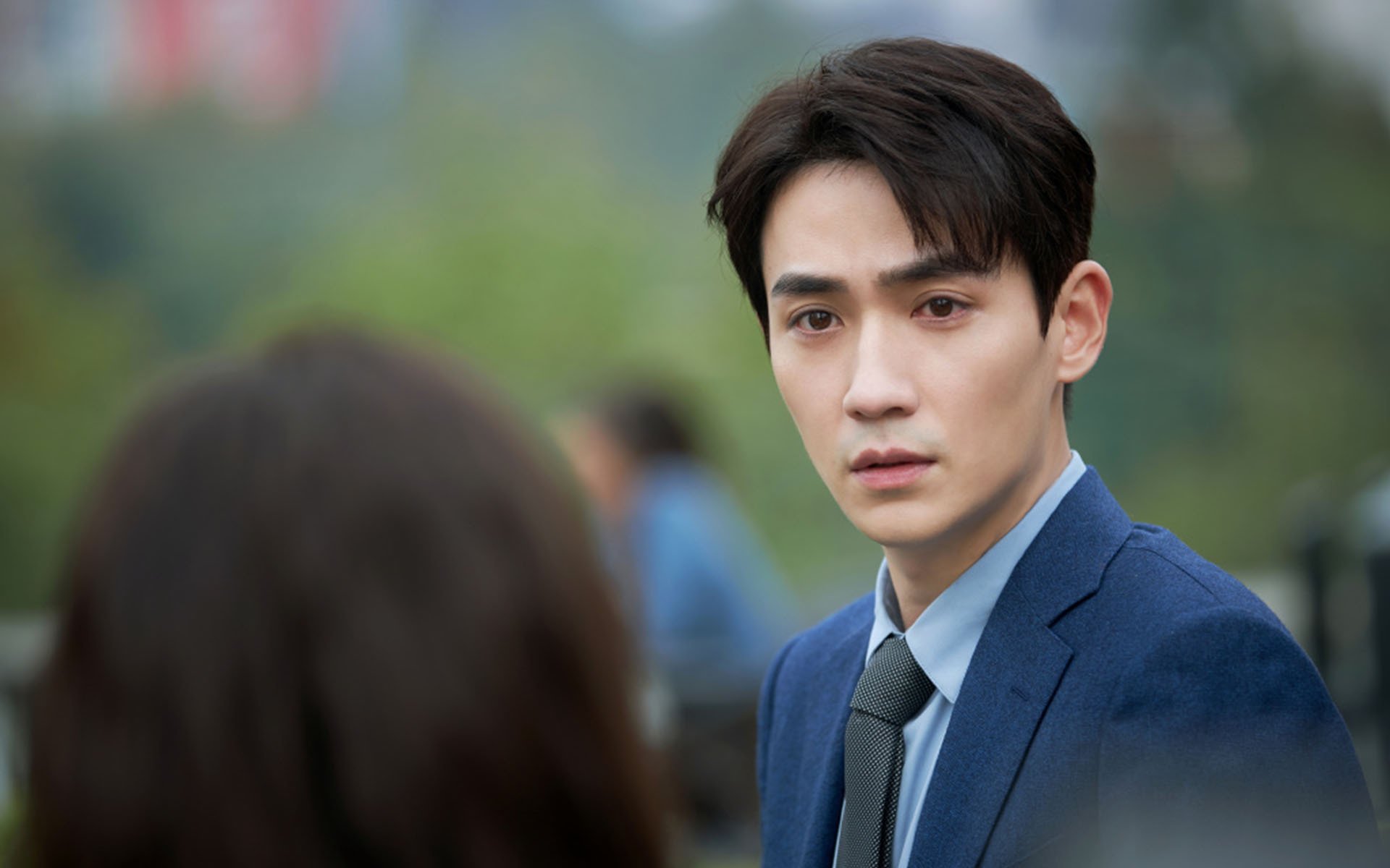 张伟丽与训练师合照展示团队力量，张伟丽 训练