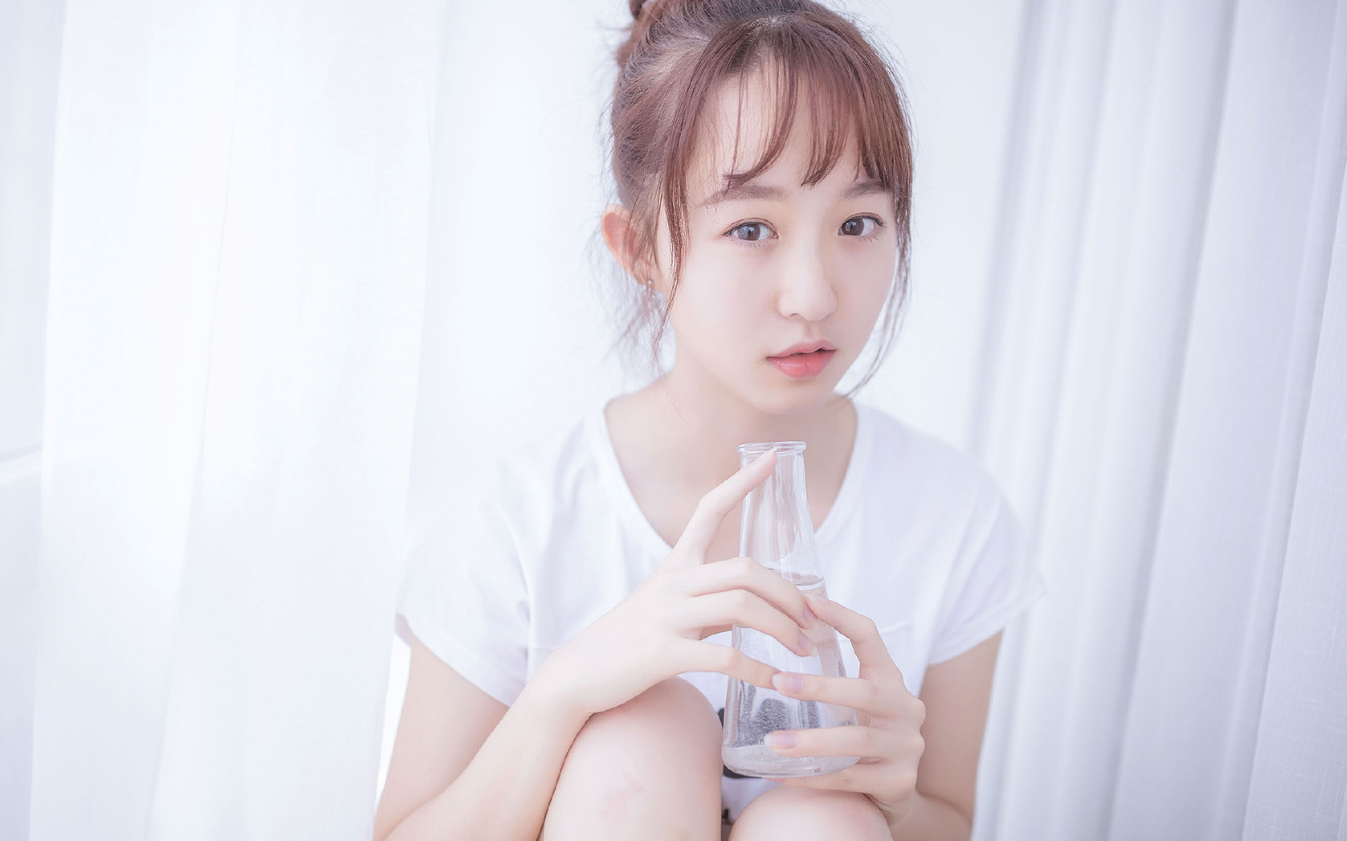 朱婷比赛结束后主动与对手拥抱致意,朱婷等人